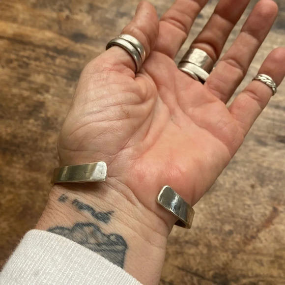 Turquoise and sterling sand casted eagle cuff bracelet - Picture 11 of 16